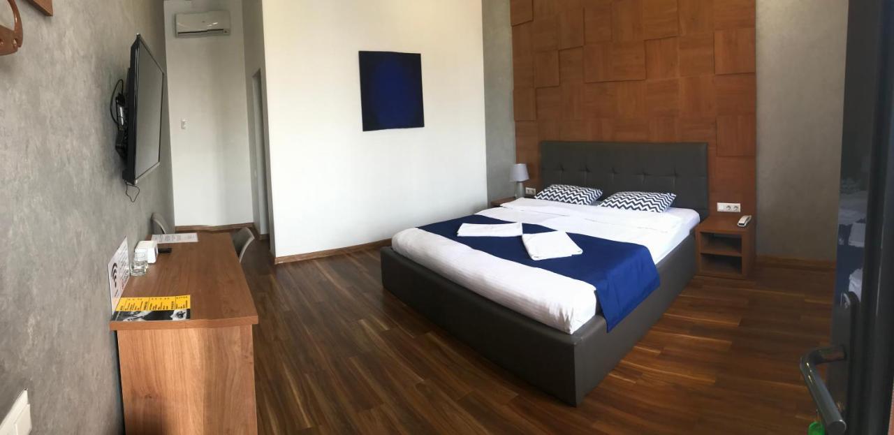 Concord Hotel Бішкек Екстер'єр фото